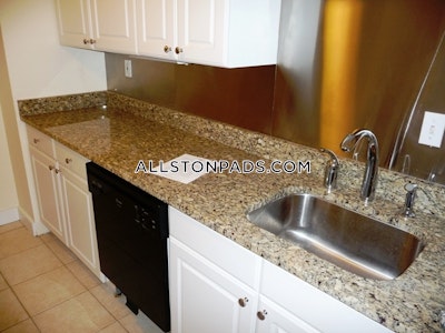 Allston 2 Beds 1.5 Baths Boston - $3,610