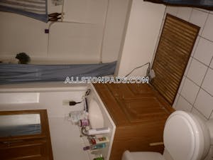 Lower Allston Apartment for rent 4 Bedrooms 2 Baths Boston - $3,000