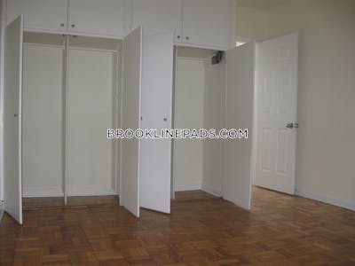 Brookline 2 Beds 1 Bath  Chestnut Hill - $3,600 No Fee