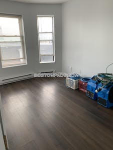 Lynn 2 Bed 1 Bath LYNN $2,100 - $2,100