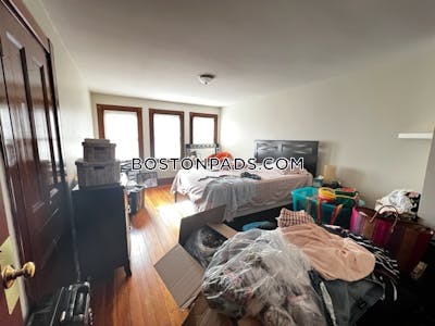 Allston 3 Beds 1 Bath Boston - $3,600