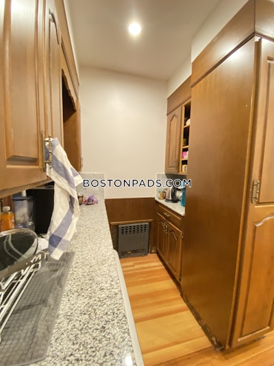 Medford 5 Beds 1 Bath  Tufts - $5,800 No Fee
