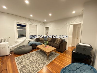 Medford 5 Beds 1 Bath  Tufts - $6,750