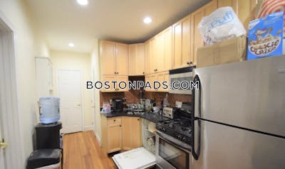 Brookline Renovated 4 Bed 2 bath available 9/1 on Thatcher St in Brookline!  Boston University - $6,000 No Fee