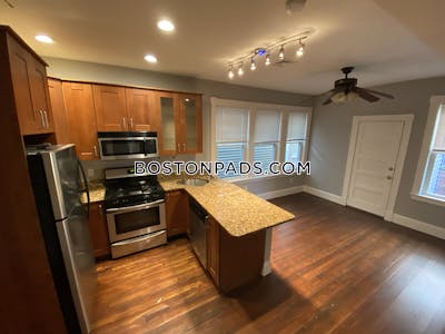 Mission Hill Great 5 bed 2 bath available 9/1 on Parker St in Mission Hill! Boston - $7,400