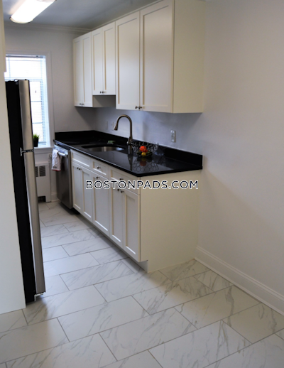 Brookline Sunny 2 bed, 1 bath available now on Saint Paul St in Brookline  Coolidge Corner - $3,835 No Fee