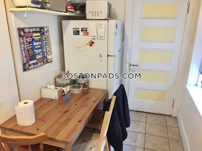 Brookline 3 Bed 1 Bath BROOKLINE- BOSTON UNIVERSITY $4,750  Boston University - $4,900
