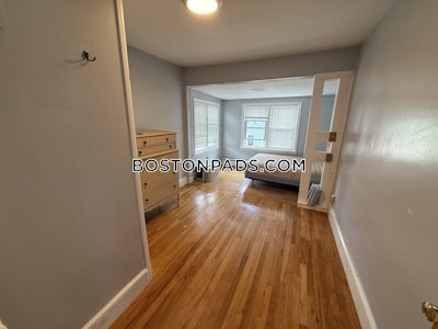 Somerville 5 Beds 2 Baths  Tufts - $4,000 No Fee