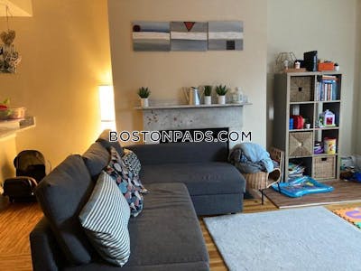 South End Beautiful two bedroom apartment with renovated kitchen and centrally located on Massachusetts Ave! Boston - $3,500