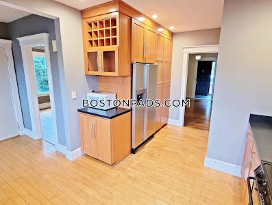 Brookline 3 Bed 1 Bath BROOKLINE- WASHINGTON SQUARE $5,000  Washington Square - $4,600 50% Fee