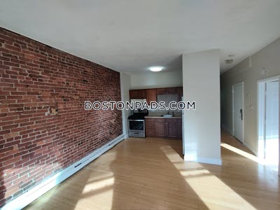 Roxbury 3 Bed 1 Bath BOSTON Boston - $3,095 No Fee