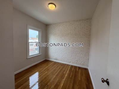 Somerville Winter Hill 2BD/1BA Apartment  Winter Hill - $2,400 No Fee