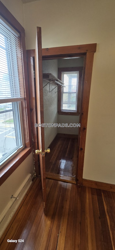 Dorchester 3 Bed 1 Bath BOSTON Boston - $3,418 No Fee