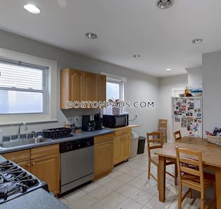 Medford 3 Bed 1 Bath on Bristol Rd in MEDFORD  Tufts - $4,200 No Fee