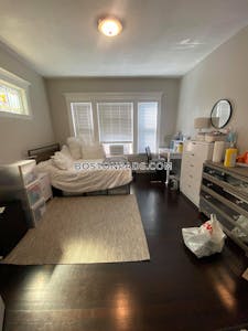 Somerville 6 Beds 2 Baths  Tufts - $9,000