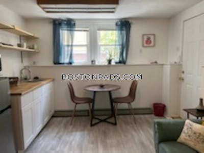 Medford 1 Bed 1 Bath  Tufts - $2,200