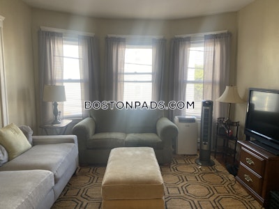 Somerville 3 Bed 1 Bath SOMERVILLE  Tufts - $3,000 No Fee