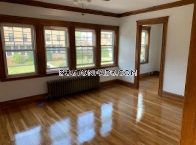 Roslindale 3 Bed 1 Bath BOSTON Boston - $3,200
