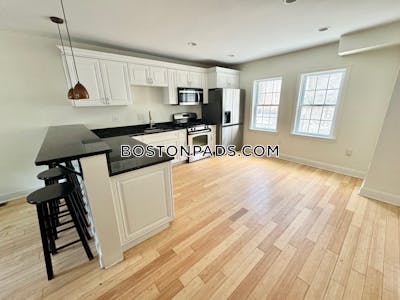 Fort Hill Captivating Townhouse with 4 Bedrooms 2 Full Bathrooms for Rent 9/1 Boston - $4,500 No Fee