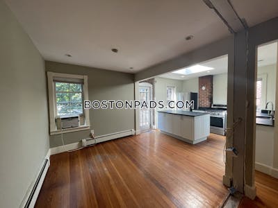 Fort Hill 6 Bed 3 Bath on Highland St in BOSTON Boston - $8,200 No Fee