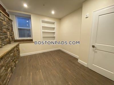 Brookline 3 Beds 2 Baths  Washington Square - $4,000 No Fee