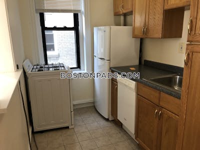 Brookline 1 Bed 1 Bath BROOKLINE- BROOKLINE VILLAGE $2,150  Brookline Village - $2,150 No Fee