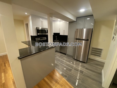 Brookline Spacious 3 bed 2 bath available NOW on Beacon St in Brookline!   Cleveland Circle - $4,000 No Fee