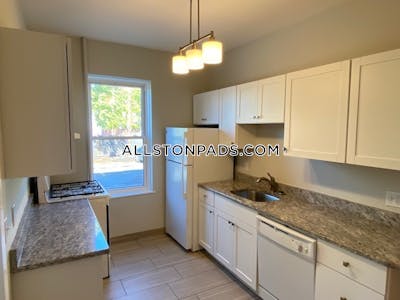 Allston Gorgeous 5 Bed 2 Bath on Farrington Ave in Allston! Boston - $6,100