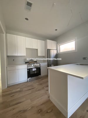 East Boston Unreal 5 Bed 3 Bath on Saratoga St. Boston - $4,500