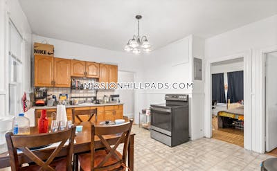 Mission Hill 4 Beds 1 Bath Boston - $5,000