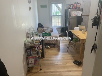 Mission Hill 3 Beds 2 Baths Boston - $3,950