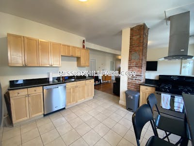 Mission Hill Apartment for rent 3 Bedrooms 1 Bath Boston - $4,500