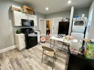 Mission Hill 3 Beds 1 Bath Boston - $4,000