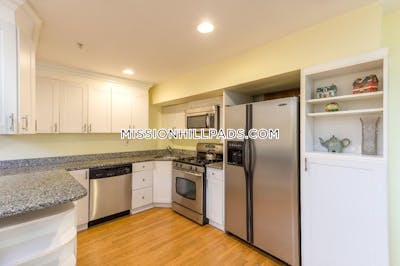 Roxbury 4 Beds 2 Baths Boston - $4,500