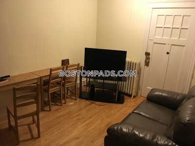Brookline 4 Beds 1 Bath  Boston University - $6,500 No Fee