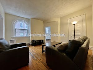 Brookline 4 Beds 1 Bath Boston University - $4,800