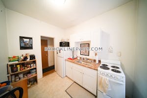 Brookline 2 Beds 1 Bath Coolidge Corner - $2,200