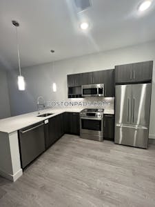 Revere Apartment for rent 1 Bedroom 1 Bath - $3,075