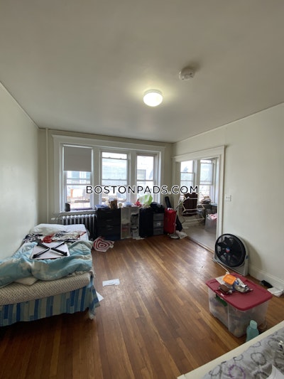 Fenway/kenmore Best Deal in town on a 1 bed apartment on Boylston St Boston - $2,750 50% Fee
