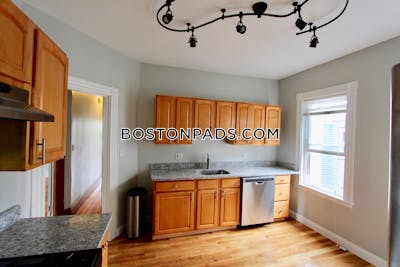 Dorchester Apartment for rent 3 Bedrooms 1.5 Baths Boston - $3,000 50% Fee