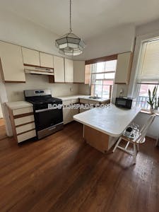 Brookline 2 bedroom 1 baths in BROOKLINE- WASHINGTON SQUARE  Washington Square - $3,075