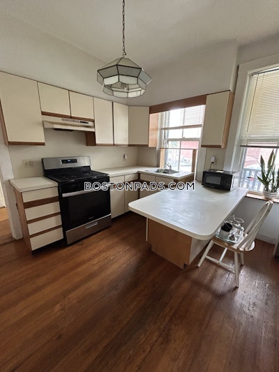 Brookline 2 bedroom 1 baths in BROOKLINE- WASHINGTON SQUARE  Washington Square - $3,075