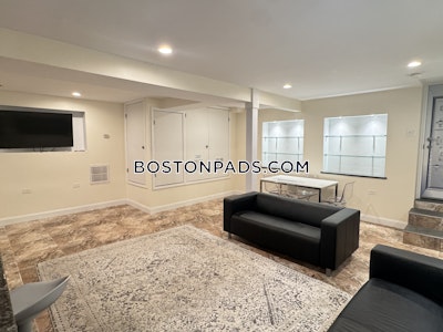Brookline Modern 1 Bed 1 bath available now on St Marys Ct in Brookline !  Boston University - $2,800 No Fee