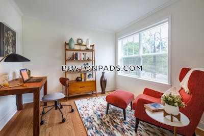 Brookline Apartment for rent 3 Bedrooms 1 Bath Chestnut Hill - $6,220 No Fee