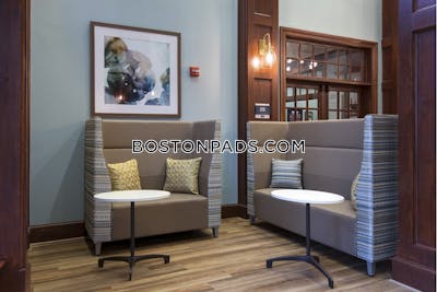 Foxborough Apartment for rent 1 Bedroom 1 Bath - $2,366