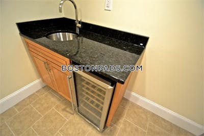 Somerville 4 Beds 2.5 Baths  Tufts - $3,450 No Fee