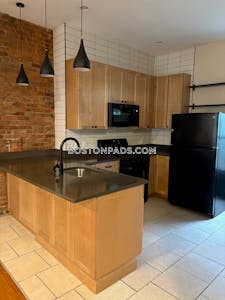 Dorchester 3 bedroom 2 baths in BOSTON Boston - $3,300 No Fee