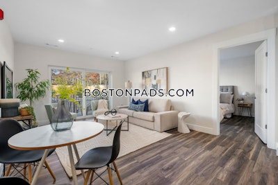 Hyannis 2 bedroom 1 baths Luxury in HYANNIS - $3,435 No Fee