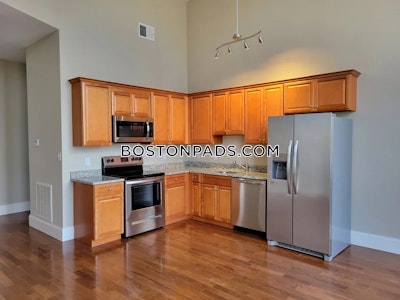 Fall River 3 bedroom 1 baths Luxury in FALL RIVER - $1,995 No Fee
