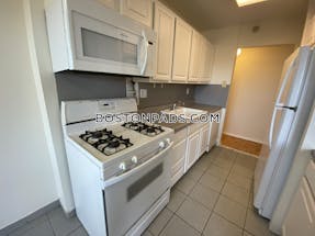 Brookline 3 Beds 1.5 Baths  Boston University - $5,100 No Fee